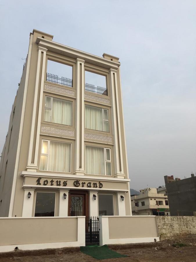 Lotus Grand Akm Hotell Kālka Eksteriør bilde